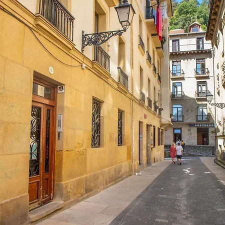 Δωμάτια σε οικογενειακή κατοικία Old Town *